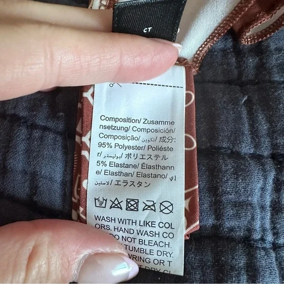 BANDANA Top - Picture 2 of 7